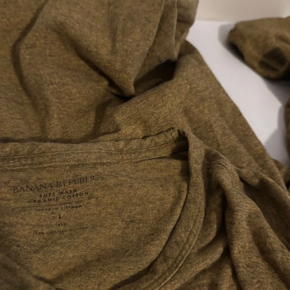 Banana Republic Mens L Tall Olive Long Sleeve Organic Cotton Layers Basics Fall